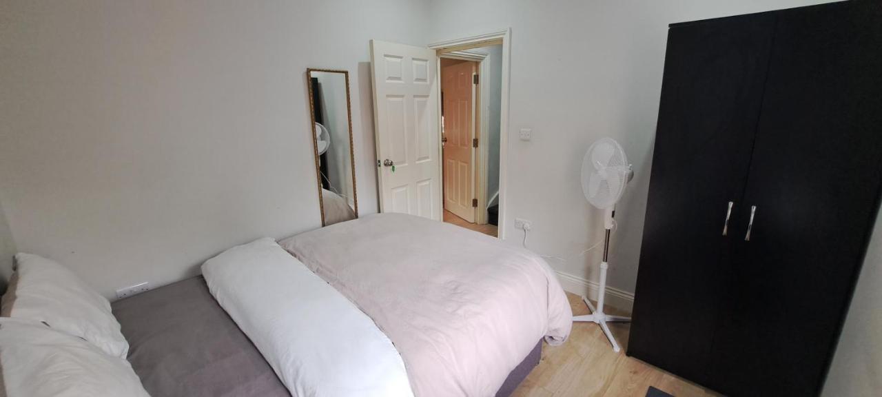 Comfy Fenia Stay Londres Exterior foto